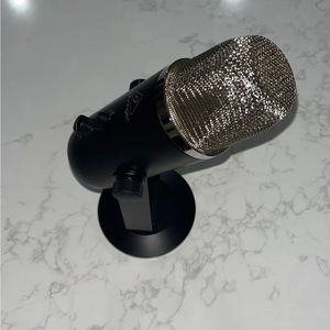 Behringer BIGFOOT USB Studio Condenser Microphone